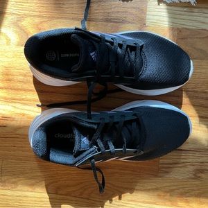 NEW cloud foam comfort sneakers